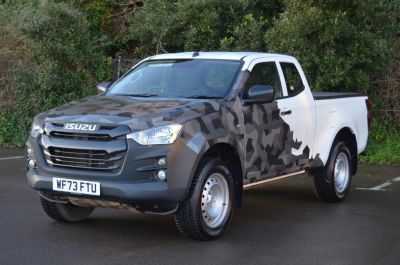 Isuzu D-max 1.9 Utility Extended Cab 4x4 Rear Diff Lock PICK UP Diesel White at Derek Merson Minehead